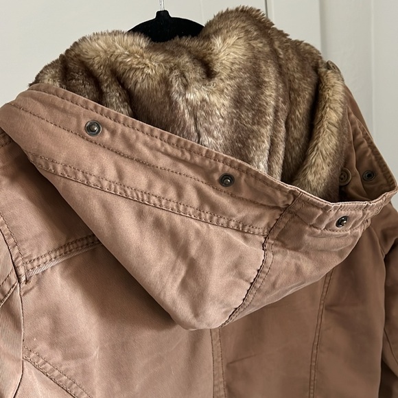 Brown/tan Abercrombie jacket with faux fur lining - Picture 3 of 4